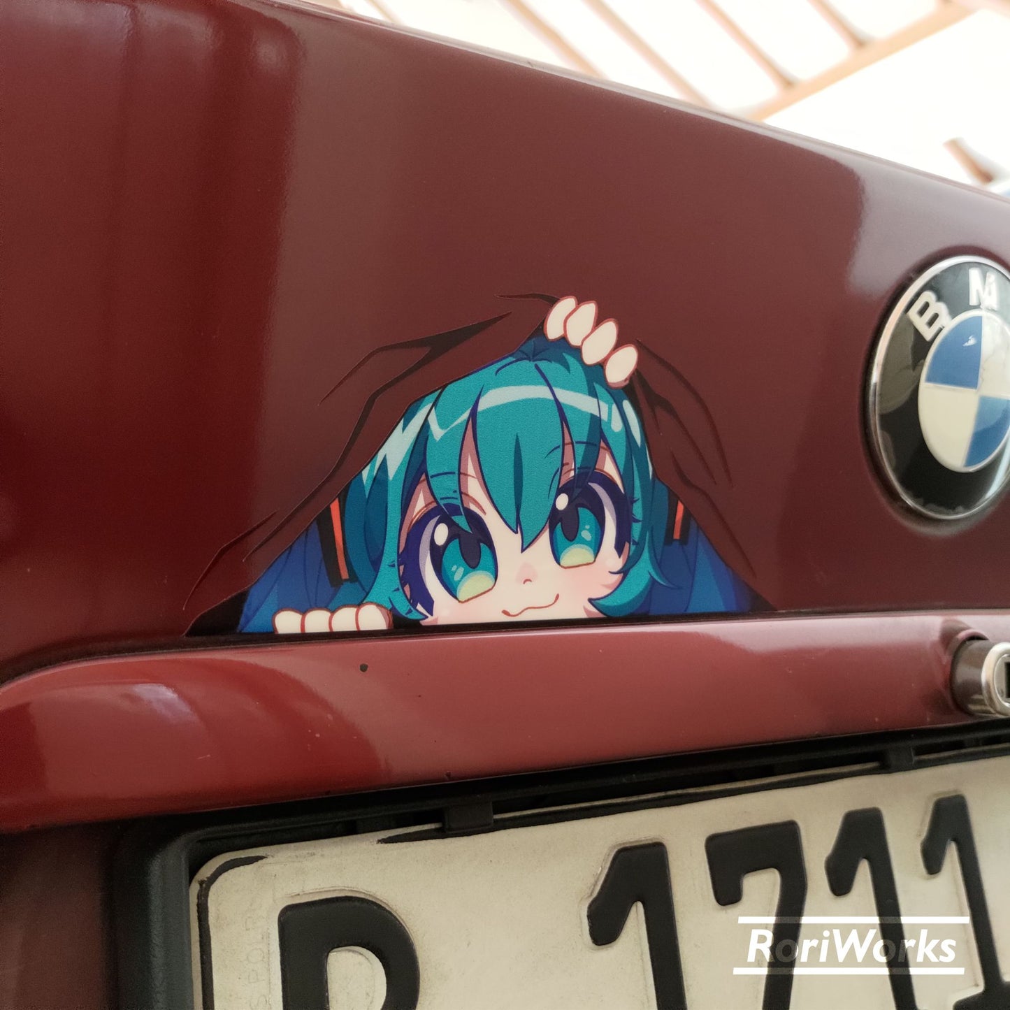 Miku - Uplift Peeking